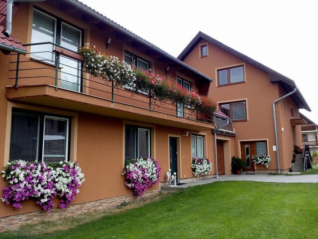 Apartmanovy Dom Adriana Zuberec Exteriör bild