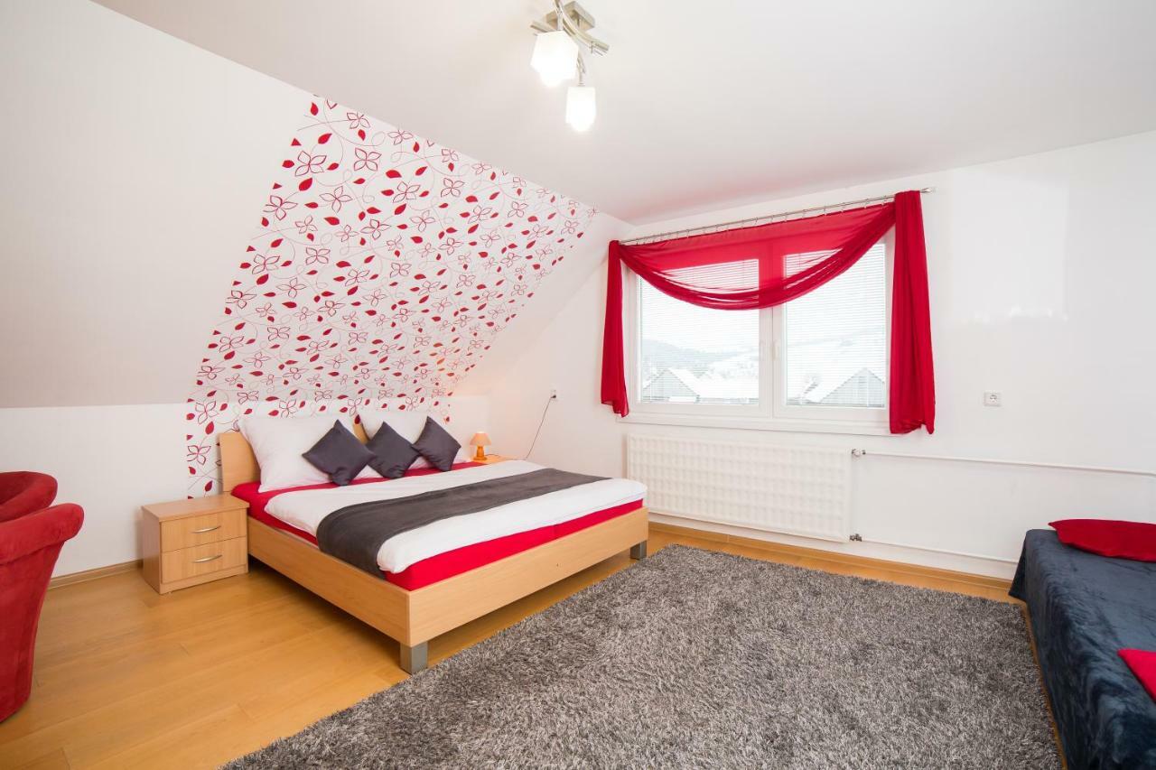 Apartmanovy Dom Adriana Zuberec Exteriör bild